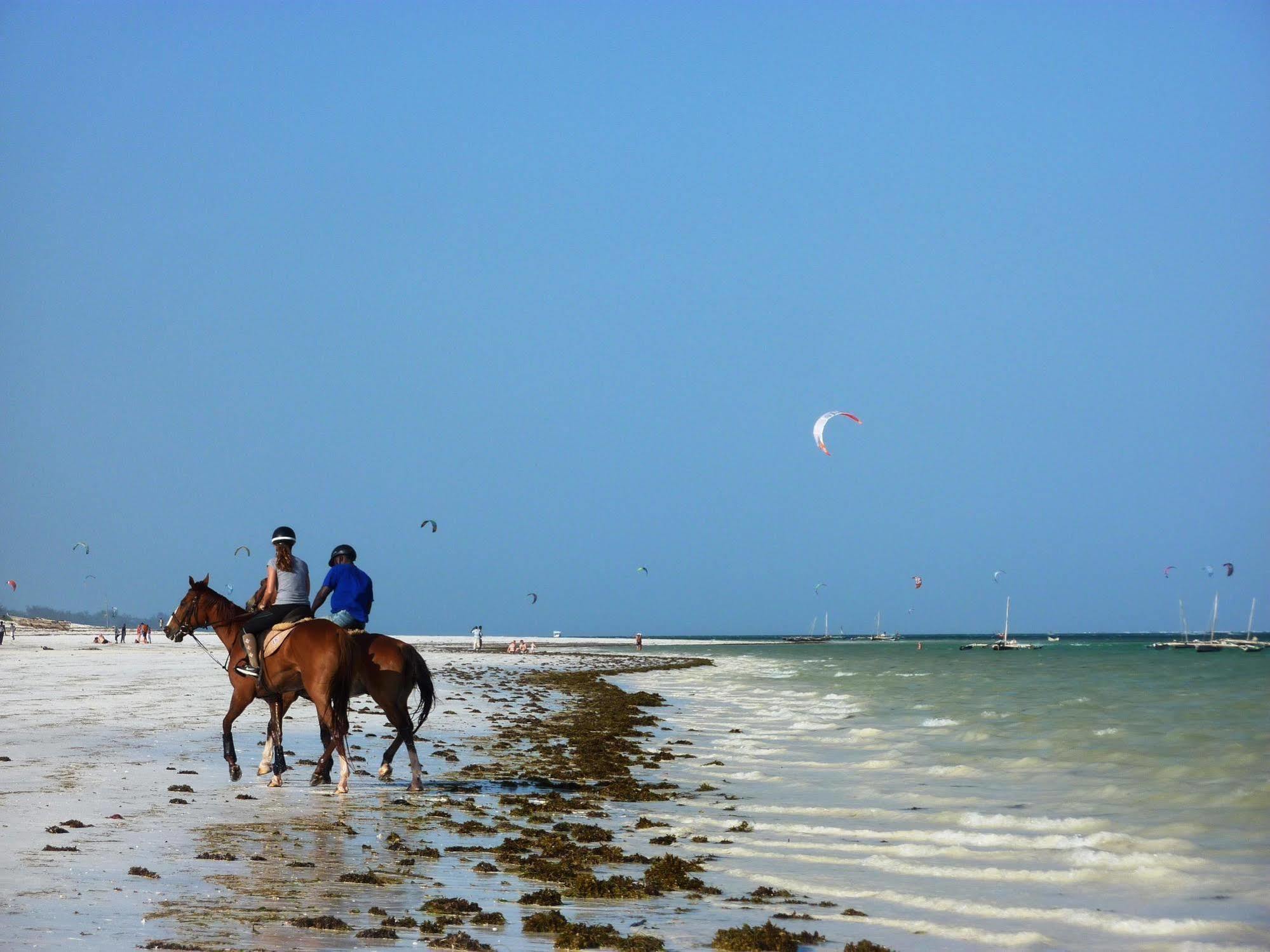 Lantana Galu Beach Diani Beach Εξωτερικό φωτογραφία